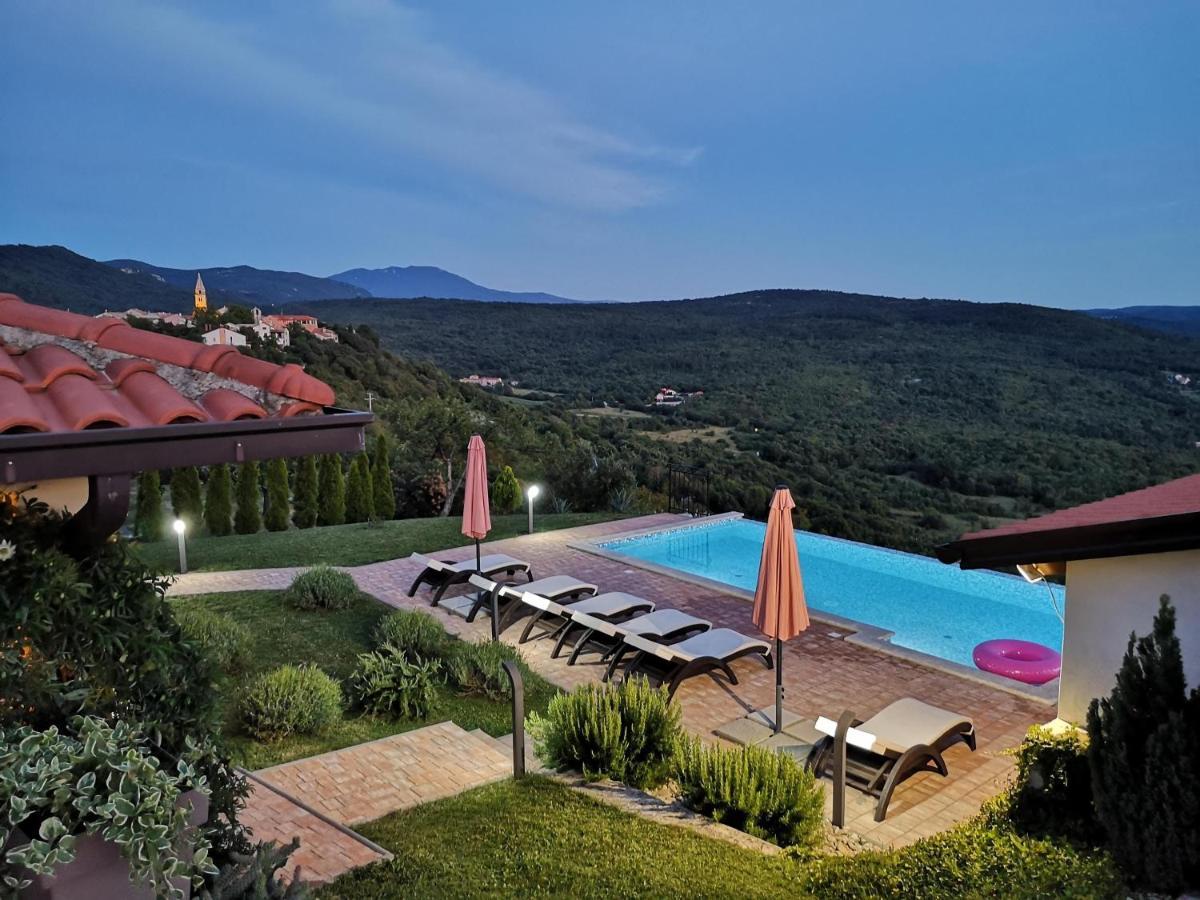 Home Andrea With Infinity Salty Pool Roč المظهر الخارجي الصورة