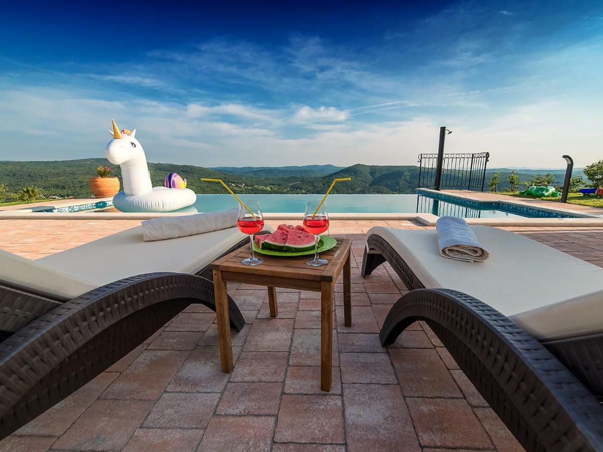 Home Andrea With Infinity Salty Pool Roč المظهر الخارجي الصورة