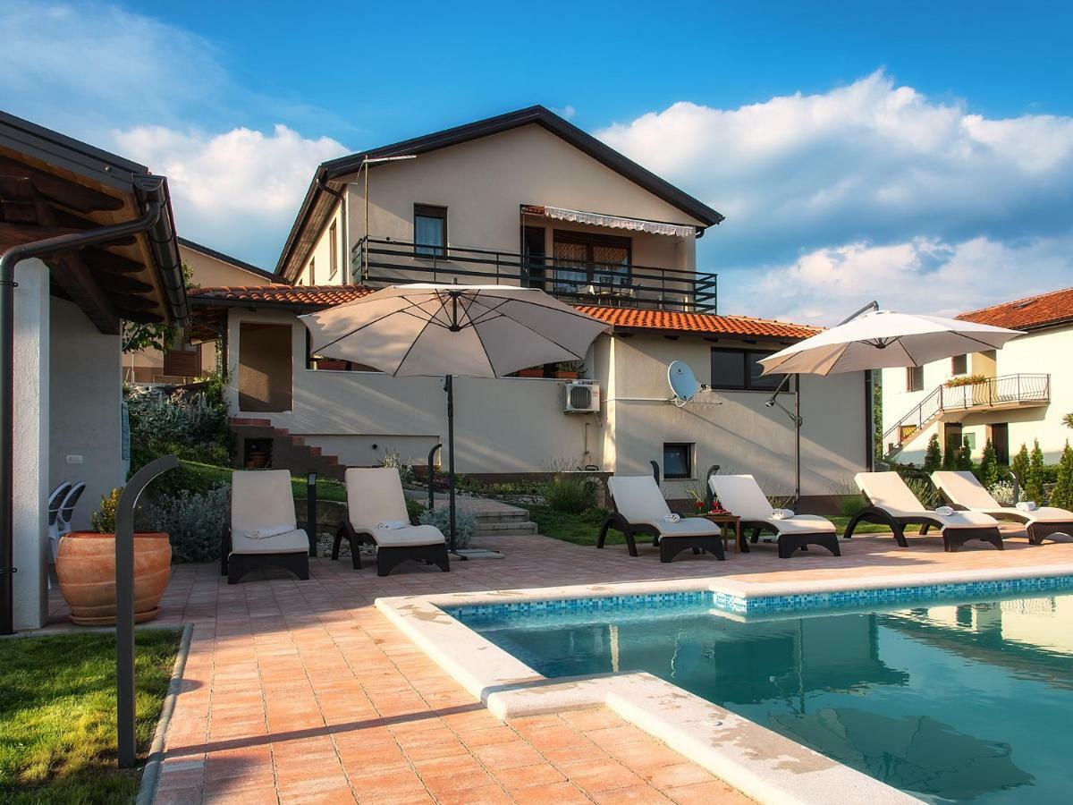 Home Andrea With Infinity Salty Pool Roč المظهر الخارجي الصورة
